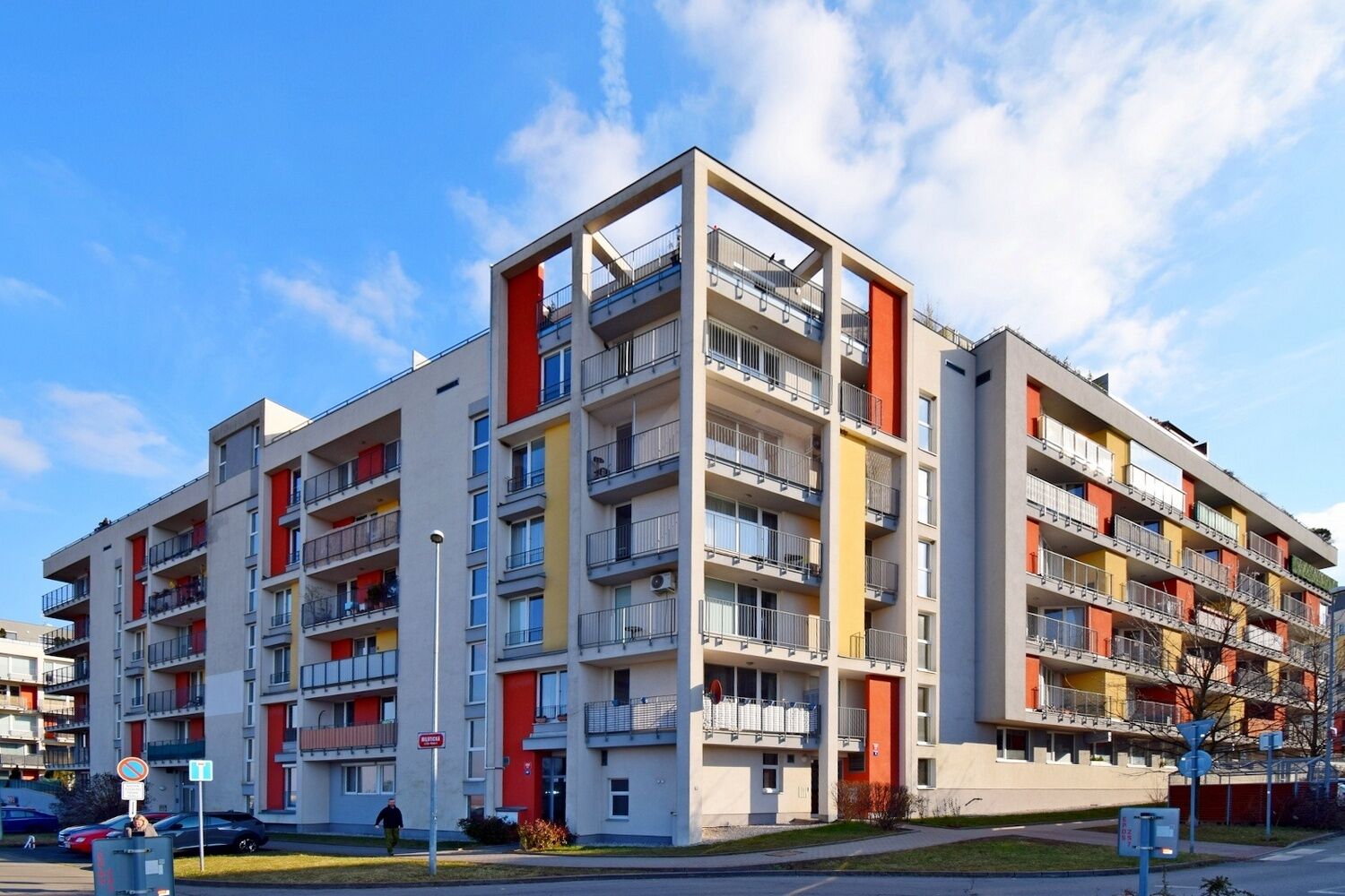Prostorný 2+kk/B 62 m2 s garážovým stáním, Praha 5 - Zličín