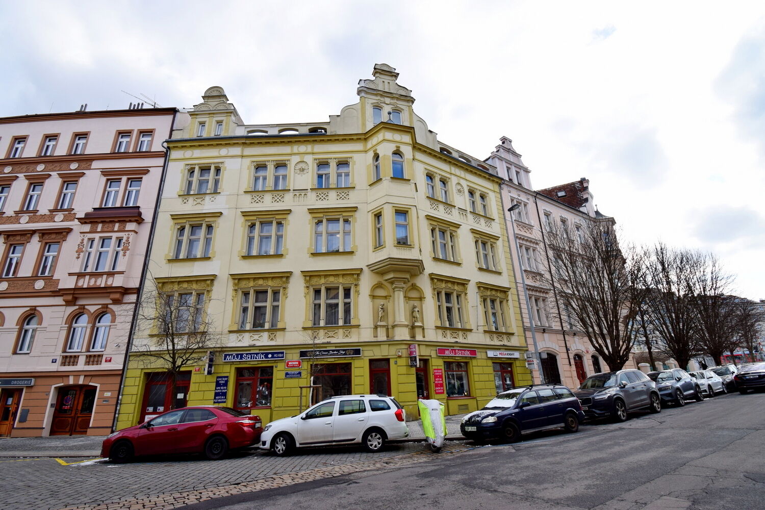 Kompletně zařízený 2+kk, 72 m2 u metra Hradčanská, Praha 6 – Dejvice