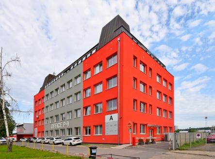 Pronájem - kanceláře, 221 m²