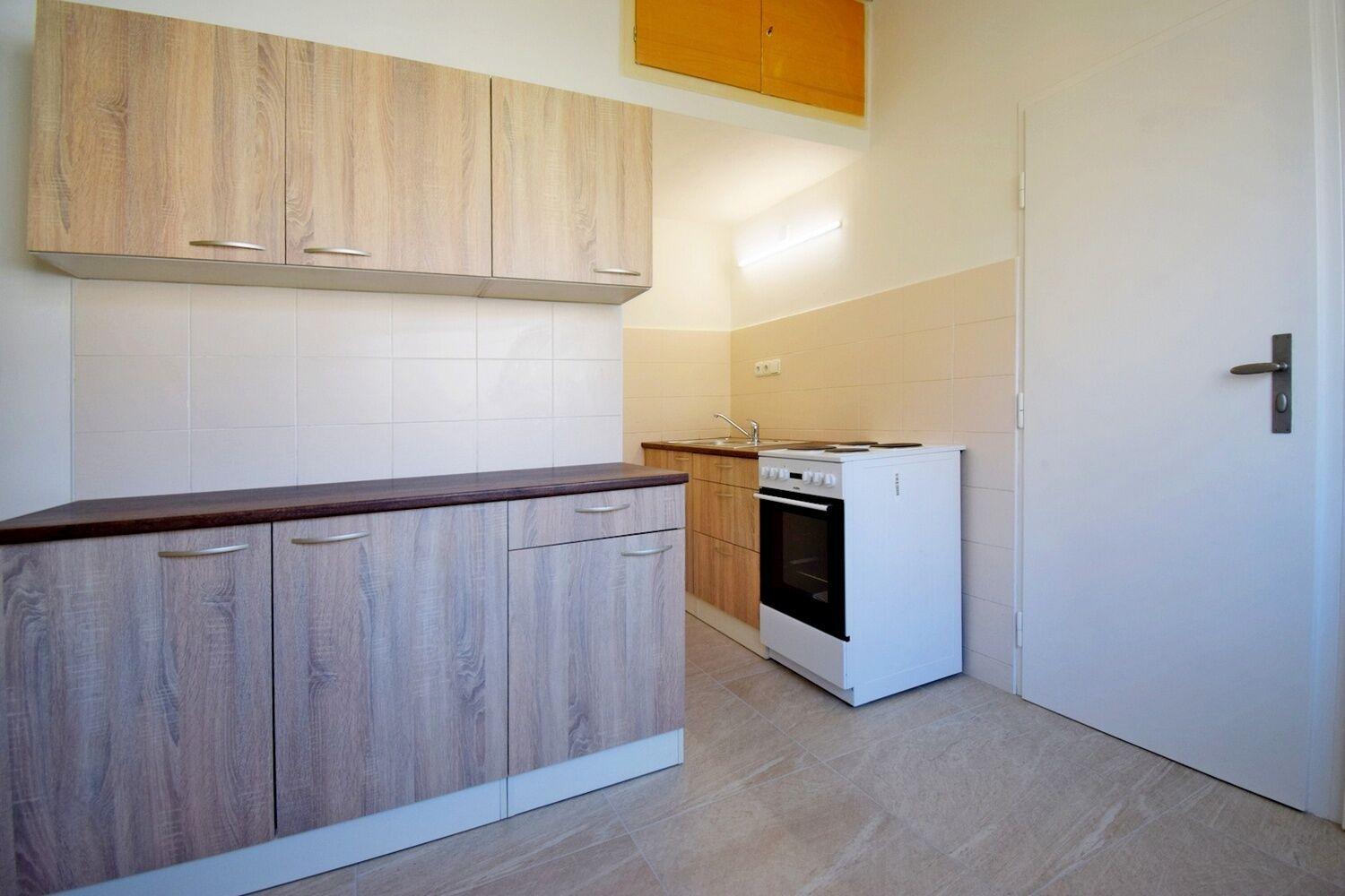 Atypický 3+1 s terasou, 115 m2 blízko Nádraží Holešovice, Praha 8 - Libeň