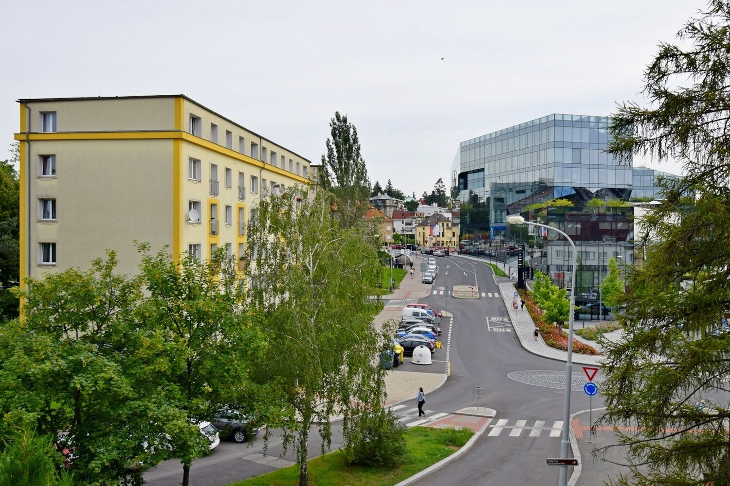 Kompletně zařízený 2+1 s balkonem 84 m2 u metra Bořislavka, Praha 6