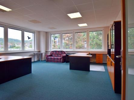 Pronájem - kanceláře, 66 m²