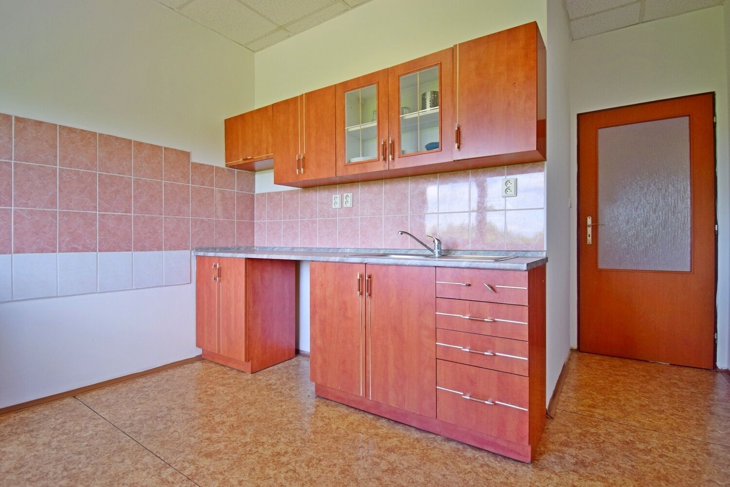 Nebytové prostory s příslušenstvím, 140 m2, Praha 9 - Letňany