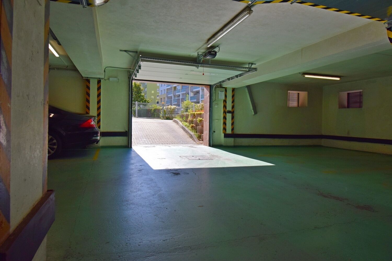 Garážová stání v bytovém komplexu Parukářka, Praha 3 - Žižkov