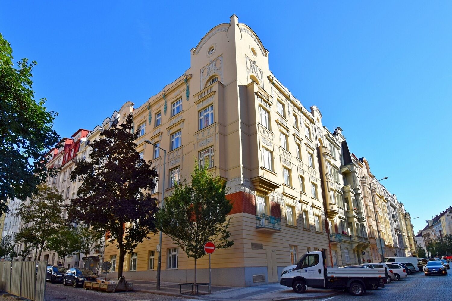 Prostorný 3+kk/B, 104 m2, u Riegerových sadů, Praha 2 – Vinohrady