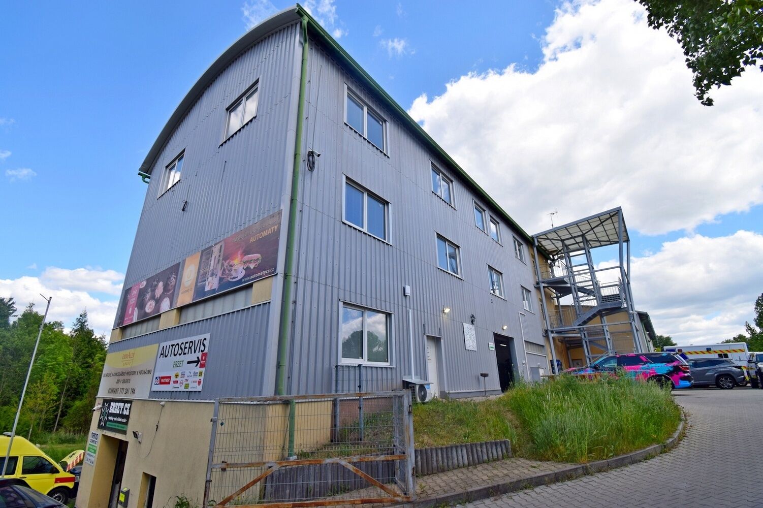 Nebytové prostory s příslušenstvím, 260 m2, Praha 9 - Letňany