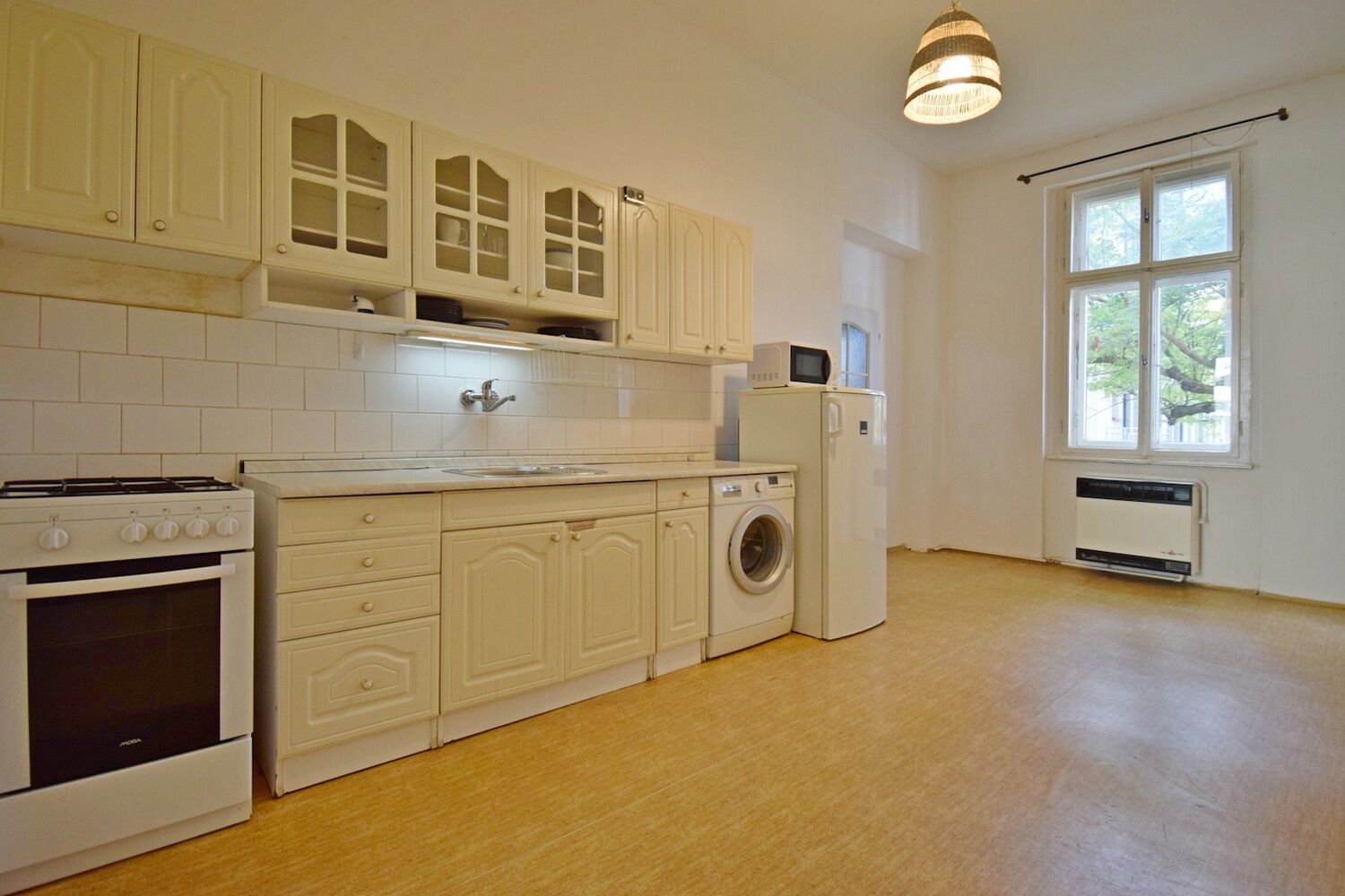 Prostorný 1+1, 45 m2, u nám. J. z Poděbrad, Praha 3 – Vinohrady