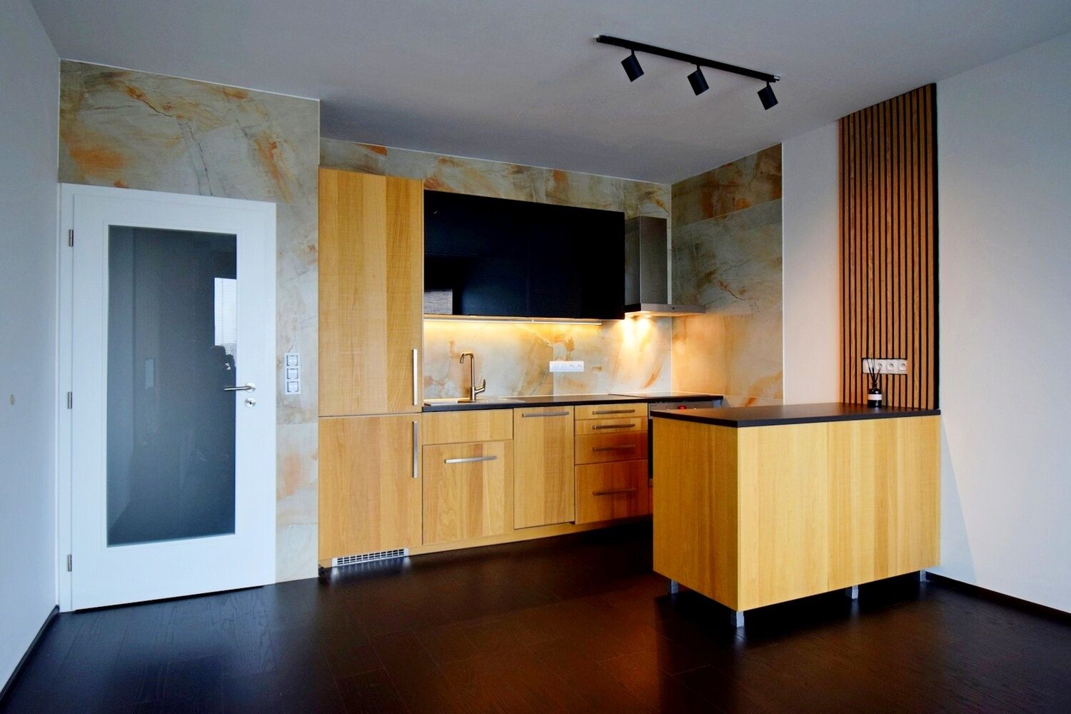 Velmi hezký 2+kk s garážovým stáním v novostavbě, Praha 5 Barrandov