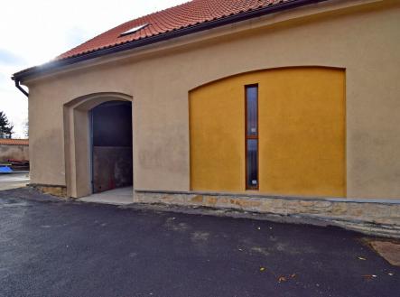 Pronájem - skladovací prostor, 120 m²