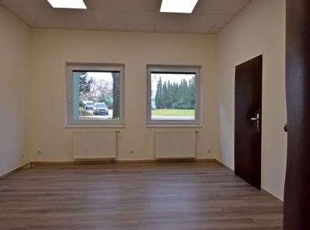 Pronájem - kanceláře, 104 m²