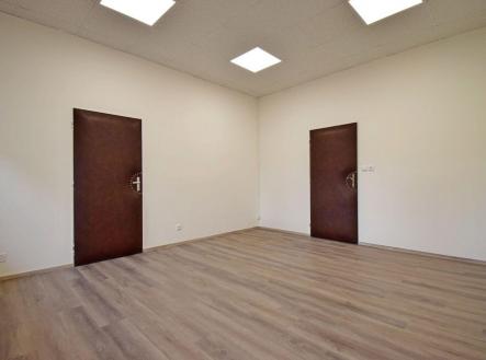Pronájem - kanceláře, 104 m²