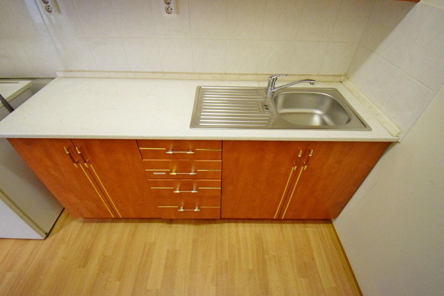 Pronájem 1 kanceláře, 14 m2 v Letňanech, Praha 9