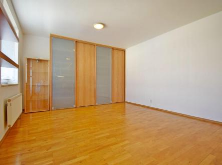 Pronájem bytu, 1+kk, 34 m²