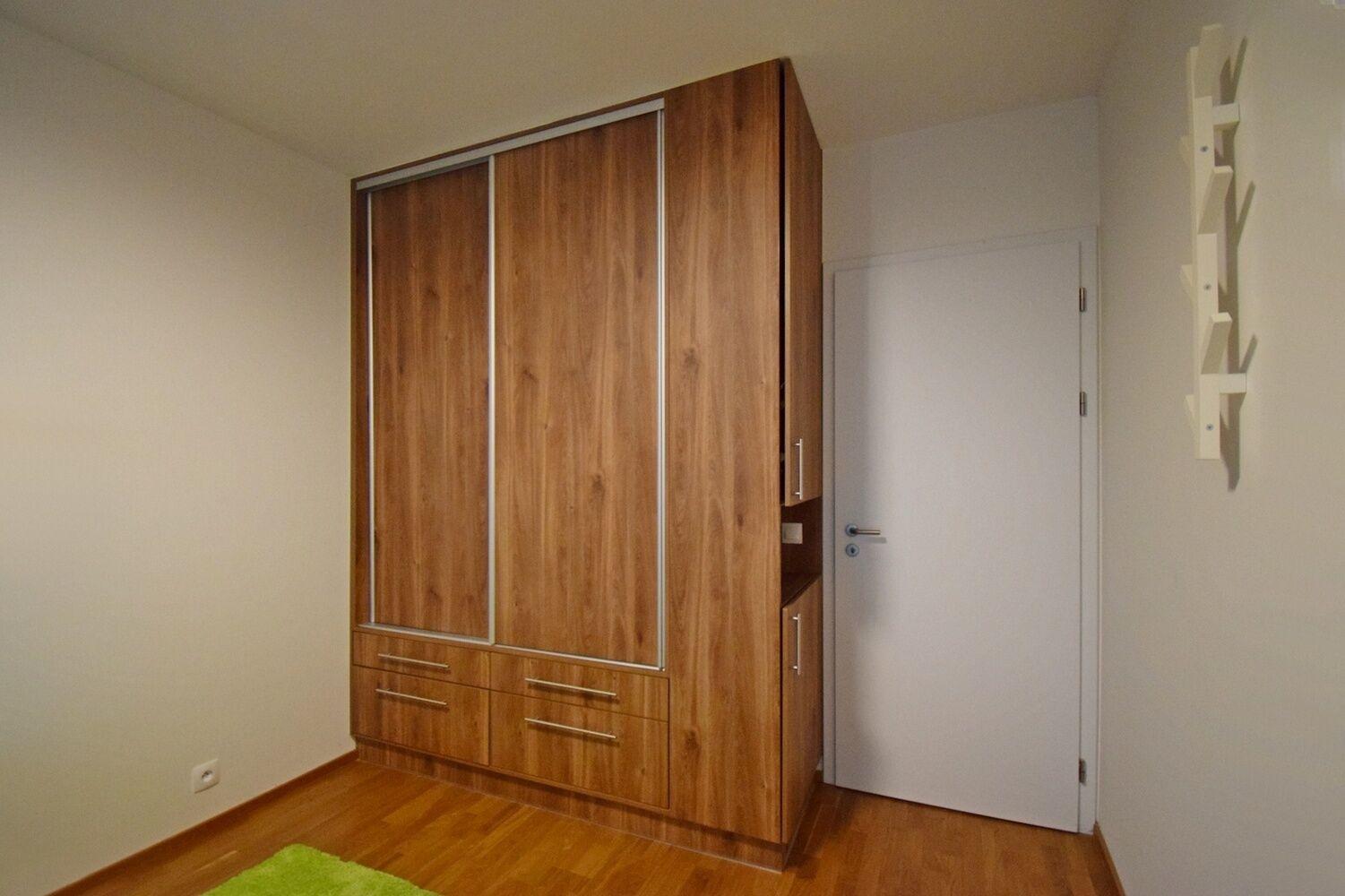 Velmi hezký 2+kk s balkonem a garážovým stáním v novostavbě, Praha 5 Barrandov