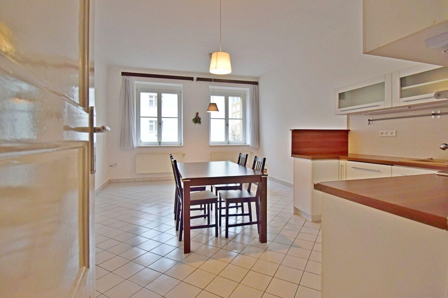 Prostorný 2+kk 63 m2 u metra Flora, Praha 3