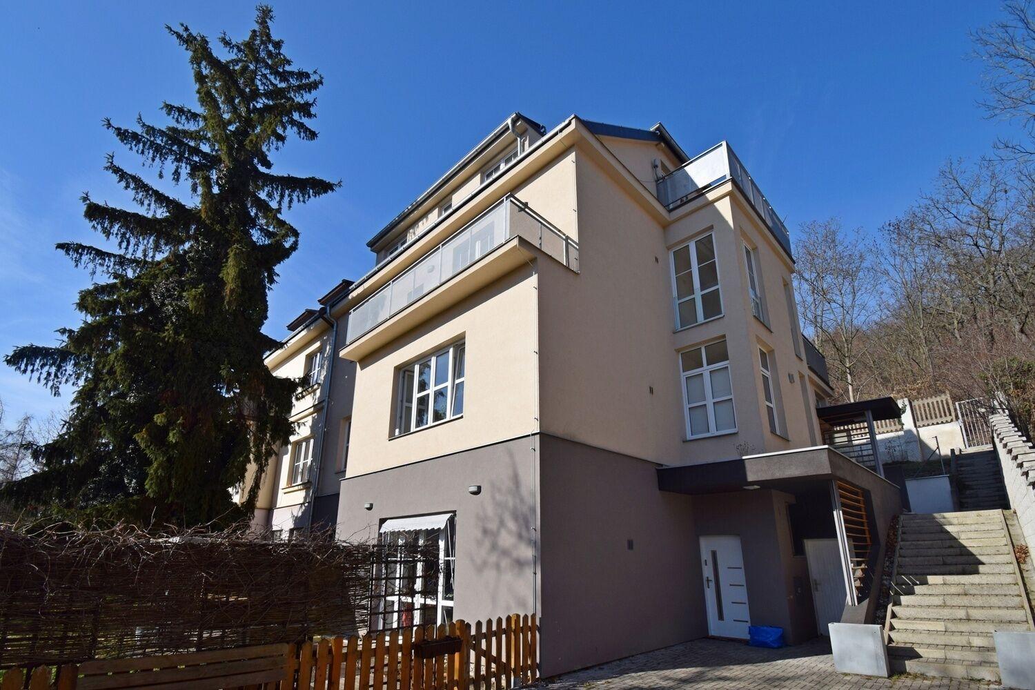 Atraktivní 4+kk s terasou 107 m2, Praha 5 – Smíchov