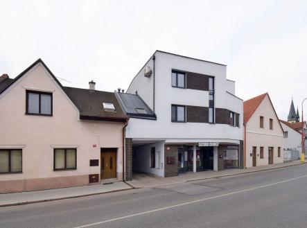 Pronájem - obchodní prostor