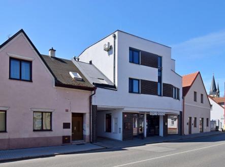 Pronájem - obchodní prostor