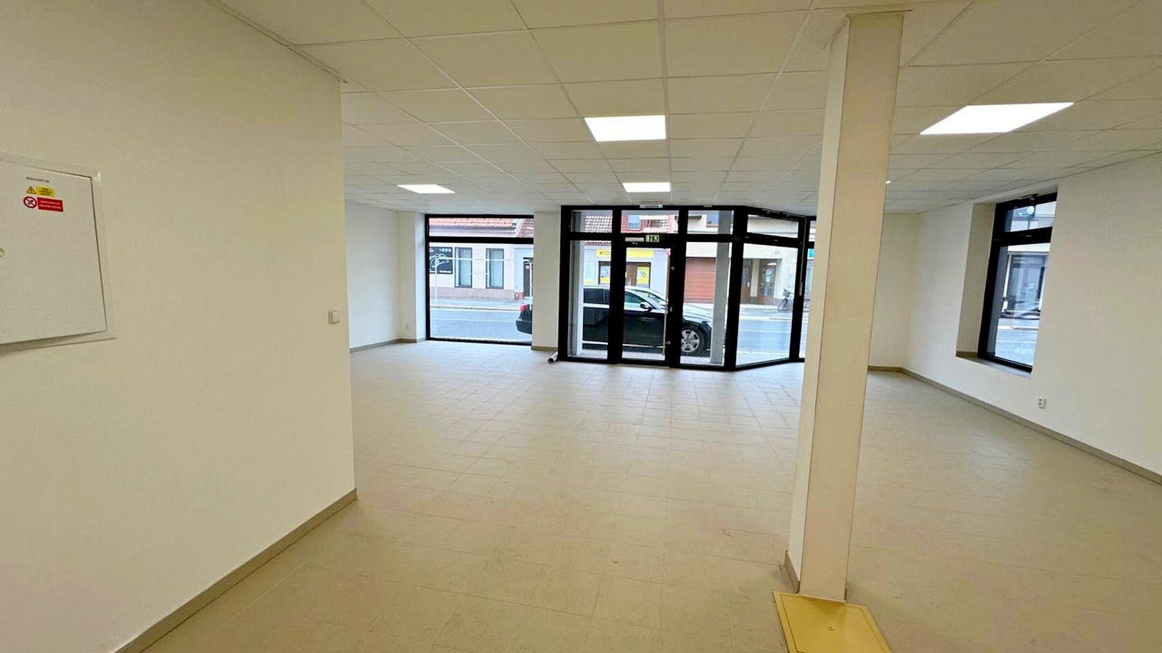 Obchodní prostory 88 m2 v novostavbě, Poděbrady