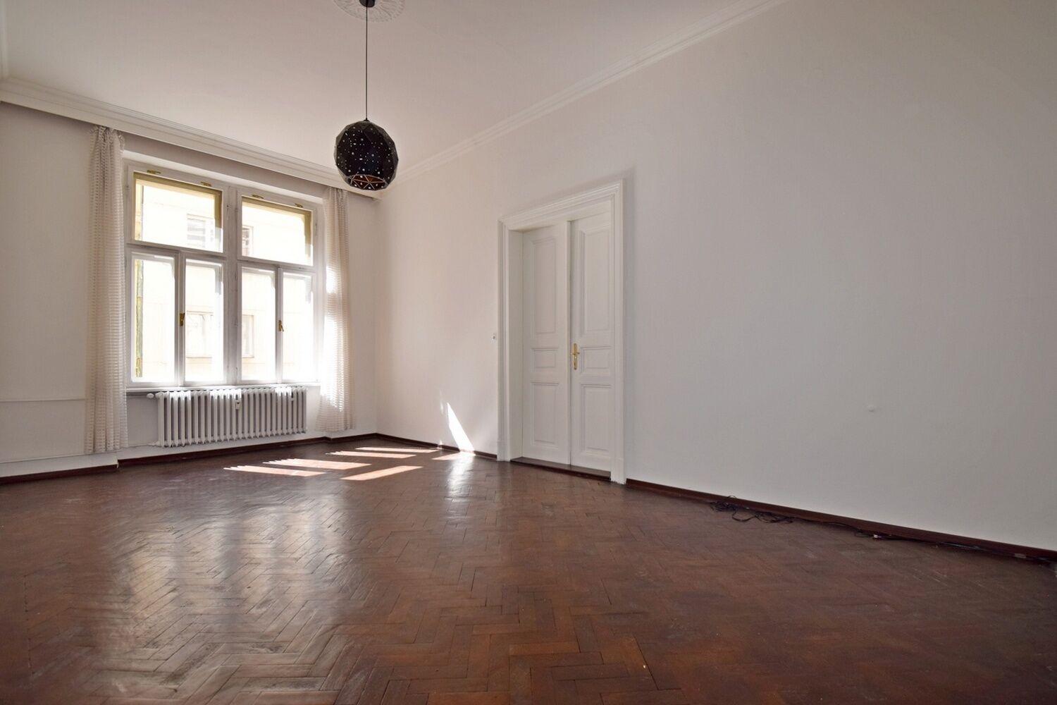 Prostorný 3+kk, 97 m2, u Senovážného nám., Praha 1