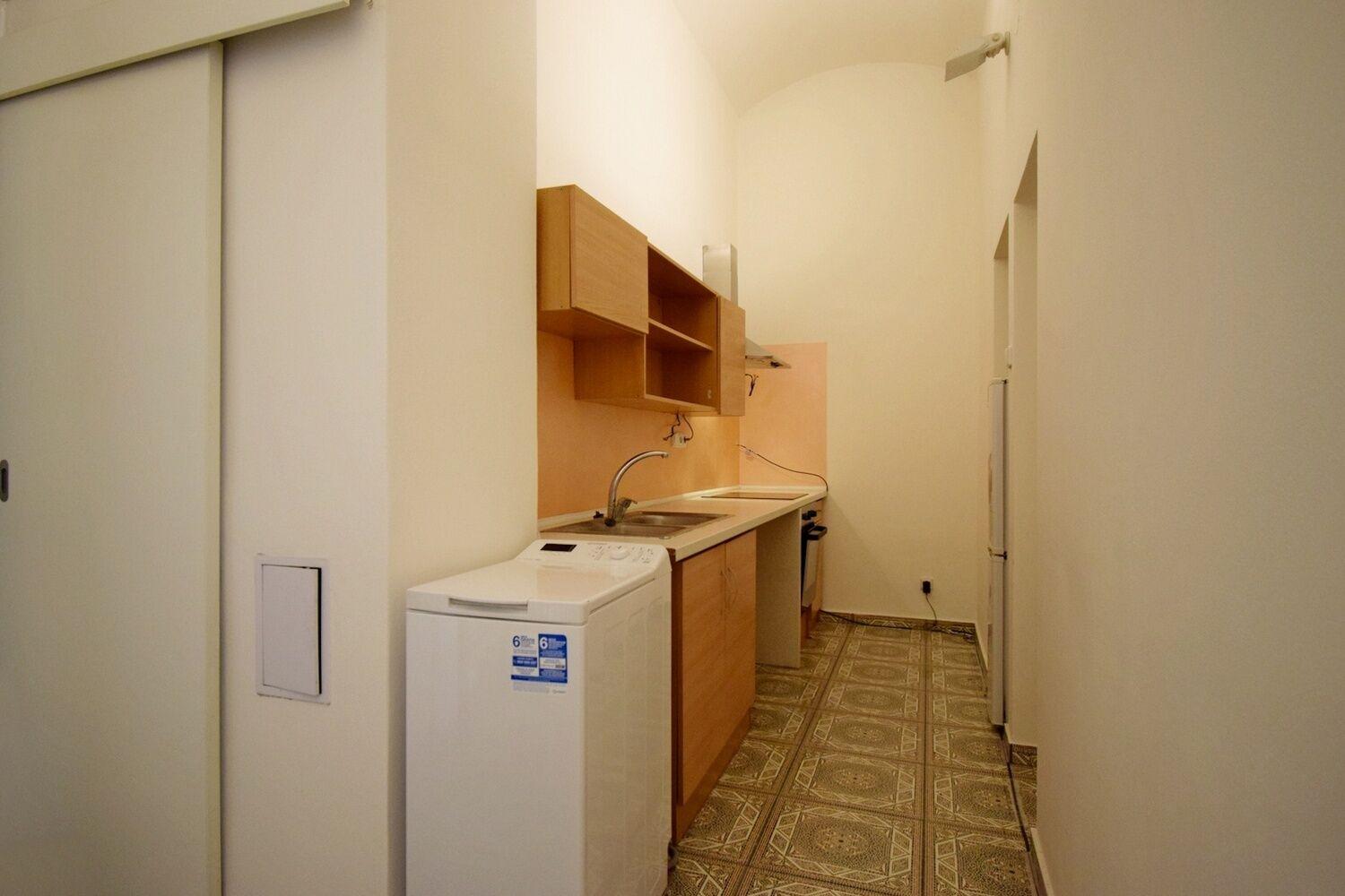 Prostorný 3+kk, 97 m2, u Senovážného nám., Praha 1