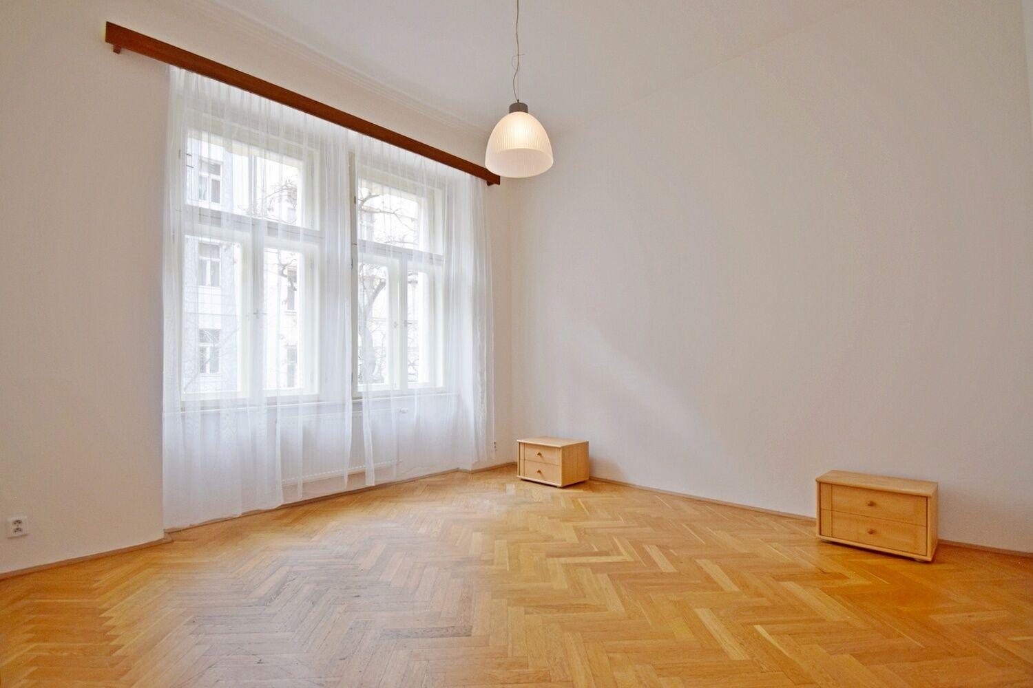 Zajímavé bydlení blízko Riegrových sadů, Praha 2 - Vinohrady