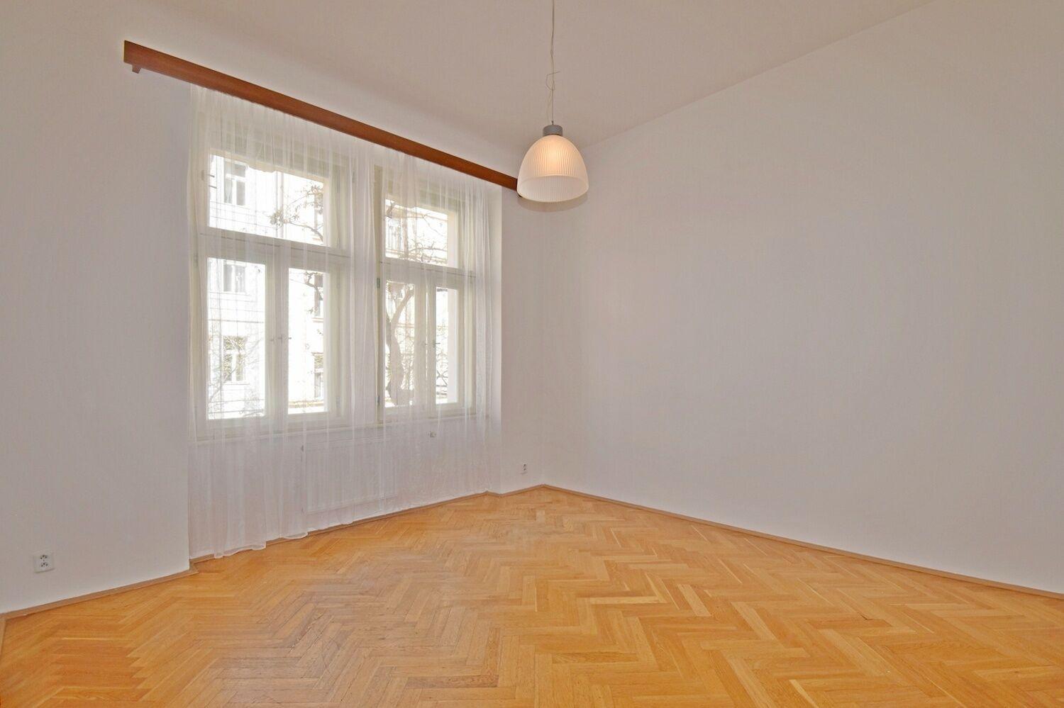 Zajímavé bydlení blízko Riegrových sadů, Praha 2 - Vinohrady