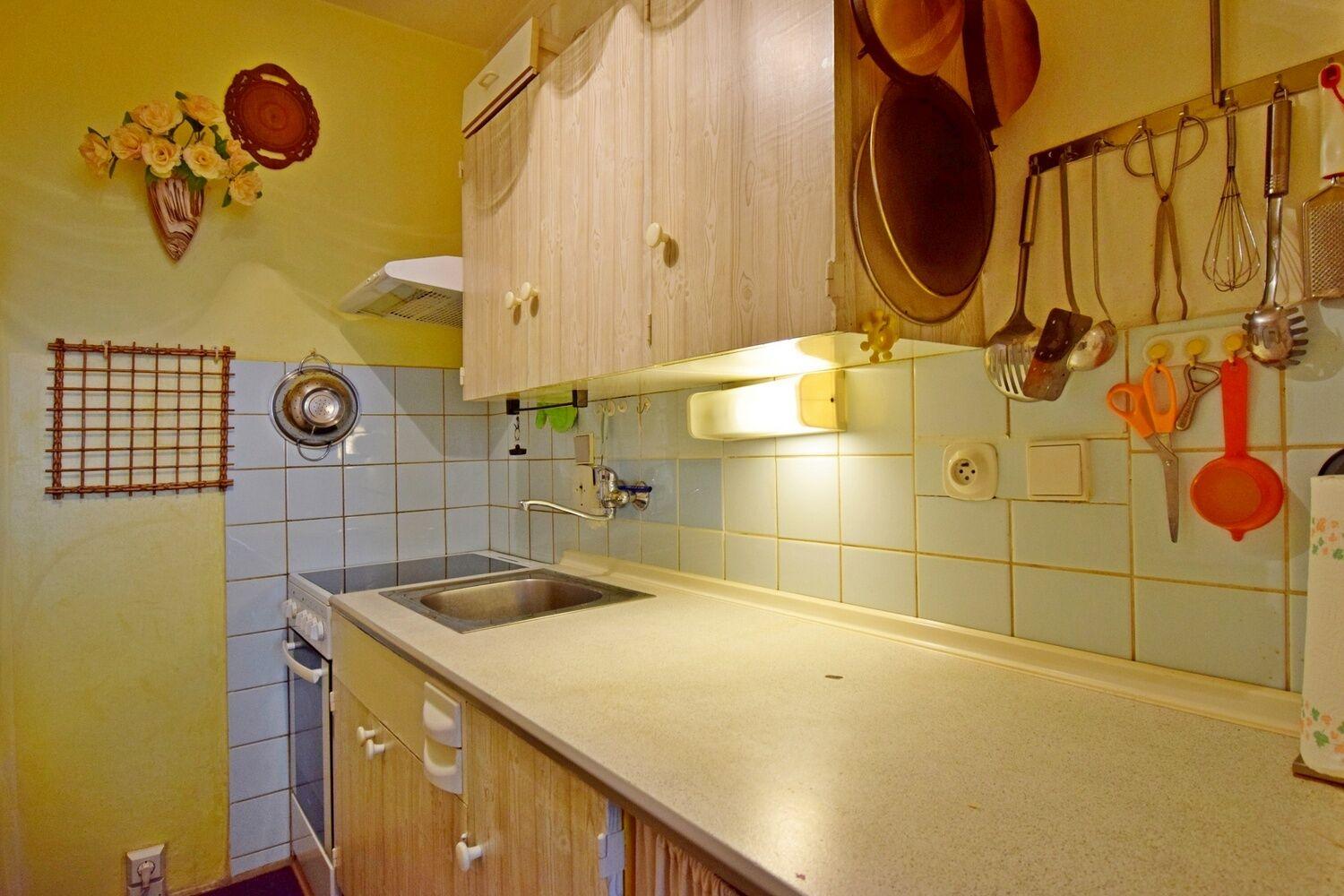 Panelový 2+kk, 47 m2, u metra Ládví, P-8 Kobylisy