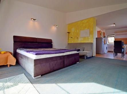 Pronájem bytu, 1+1, 54 m²