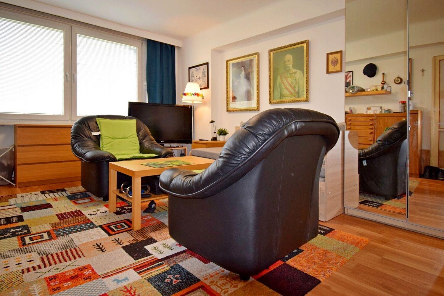 Kompletně zařízený 1+kk u metra, Praha 6 Vokovice