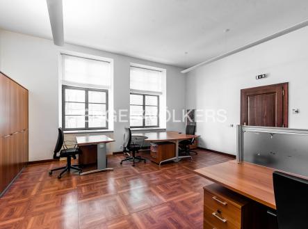 Pronájem - kanceláře, 93 m²