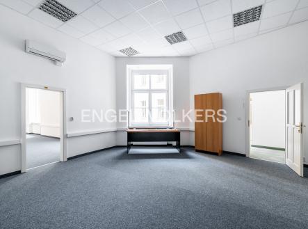 Pronájem - kanceláře, 135 m² obrázek