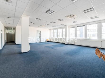 Pronájem - kanceláře, 540 m²