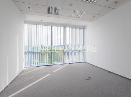 Pronájem - kanceláře, 3 409 m²