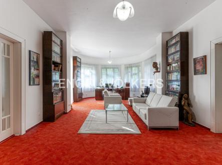 Prodej - dům/vila, 855 m²