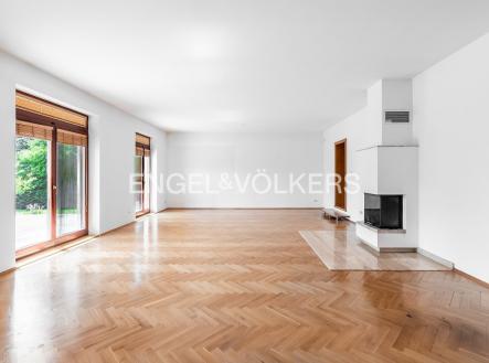 Prodej - dům/vila, 380 m²