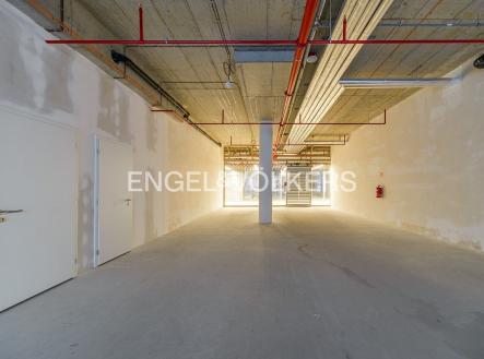 4 | Pronájem - obchodní prostor, 131 m²