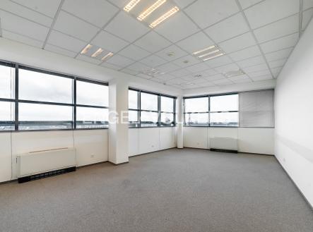 Pronájem - kanceláře, 504 m²
