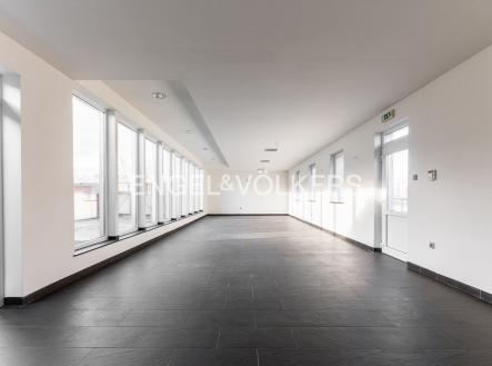 Pronájem - kanceláře, 184 m²