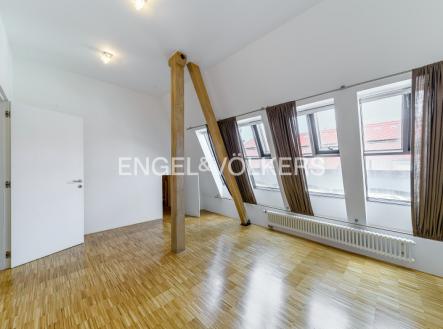 Pronájem bytu, 5+1, 220 m²