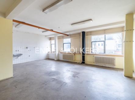 4 | Pronájem - komerční objekt, sklad, 2 451 m²