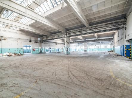 Pronájem - komerční objekt, sklad, 10 057 m² obrázek
