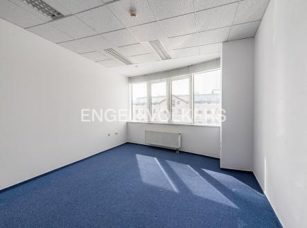 1 | Pronájem - kanceláře, 398 m²