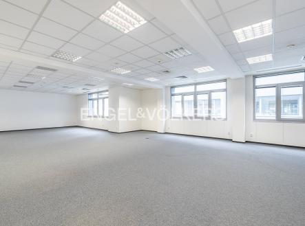 Pronájem - kanceláře, 281 m²