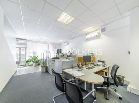 Pronájem - kanceláře, 268 m²