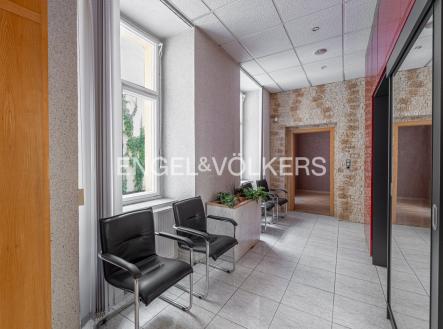 4 | Pronájem - kanceláře, 191 m²