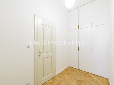 4 | Pronájem bytu, 1+kk, 39 m²