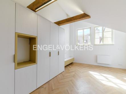 3 | Pronájem bytu, 1+kk, 47 m²