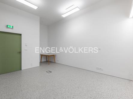 P1056392_web | Pronájem - komerční objekt, jiný, 22 m²