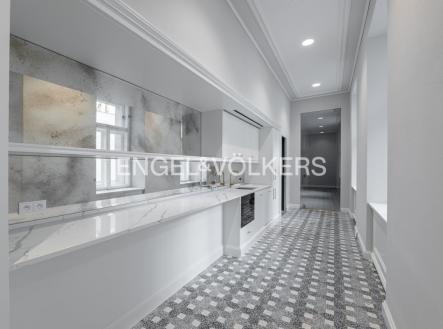 4 | Pronájem - kanceláře, 376 m²